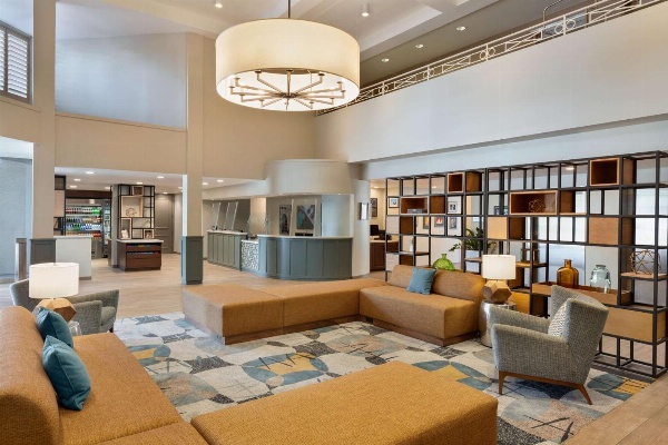 DoubleTree By Hilton Campbell - Pruneyard Plaza Main image