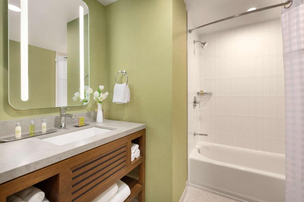Room image 4