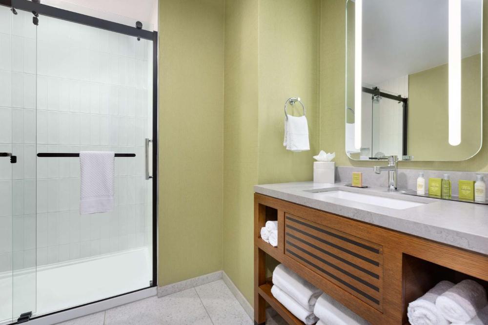 Room image 3
